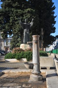 La fontana di piazza Mario Pagano prima del restauro